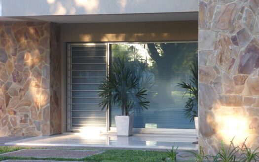 Vivienda En Armstrong III